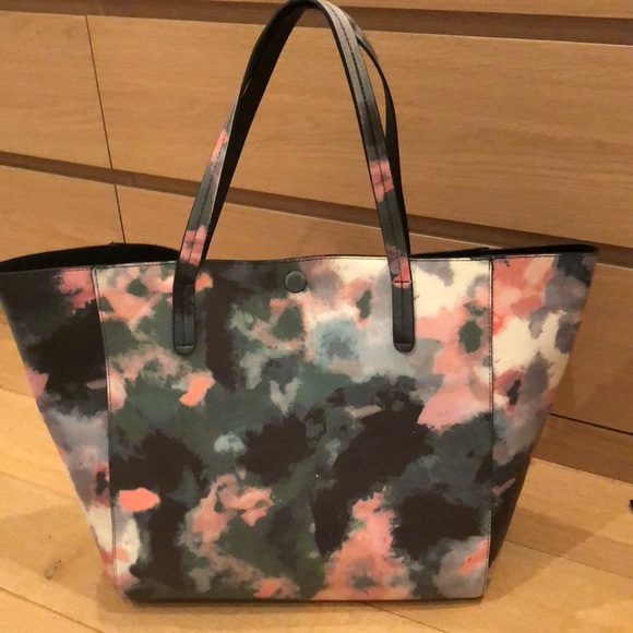 Camo vegan leather tote bag - Picture 1 of 1